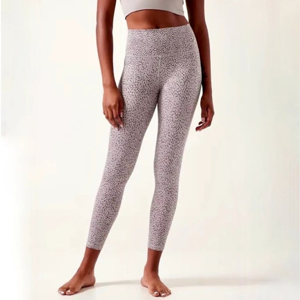 Athleta Salutation Stash Pocket II 7/8 Tight Leggings S